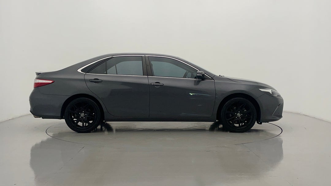 2017 Toyota Camry Rz S.e., Automatic, 41095 km, Right Side View