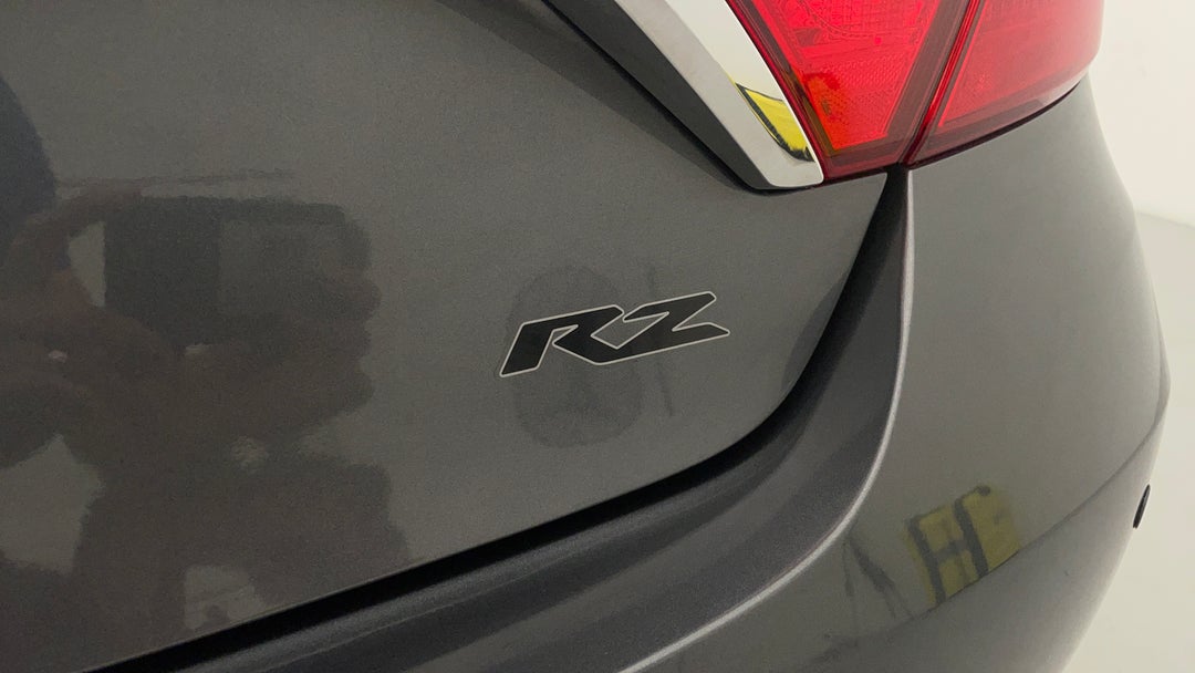 2017 Toyota Camry Rz S.e., Automatic, 41095 km, Badge (Boot Right Side)