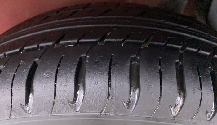 2017 Maruti IGNIS DELTA 1.2 K12, Petrol, Manual, 86,552 km, Left Rear Tyre Tread