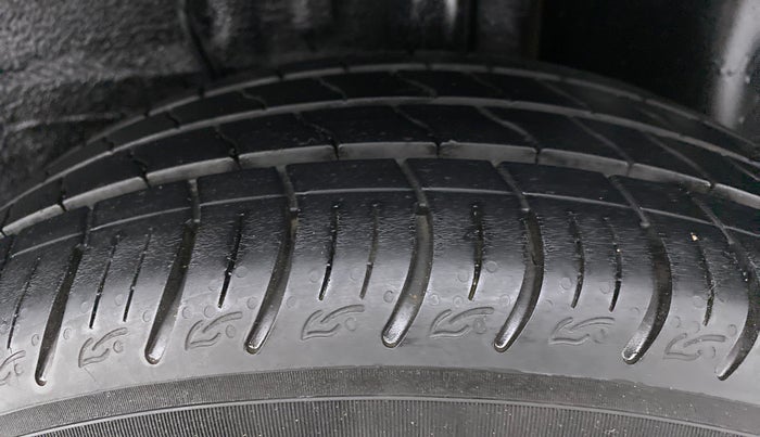 2021 Tata ALTROZ XT 1.2, Petrol, Manual, 19,237 km, Left Rear Tyre Tread