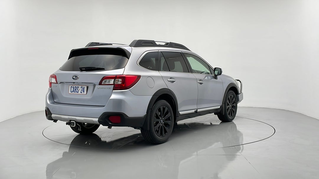 Right Back Diagonal (45- Degree) View