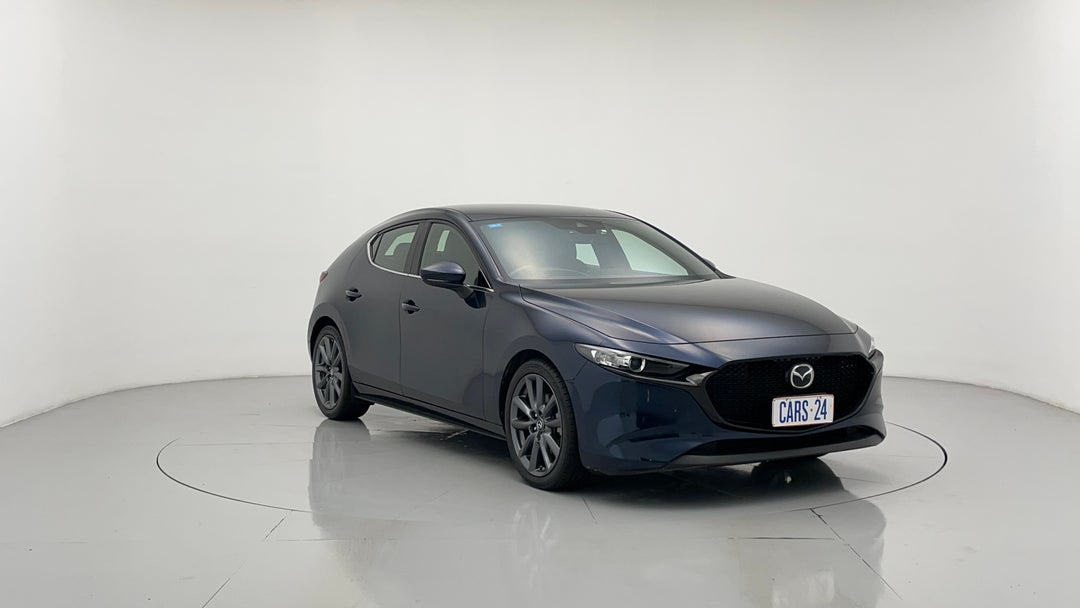 2019 Mazda 3 G25 Gt, Automatic, 22272 km, Right Front Diagonal (45- Degree) View