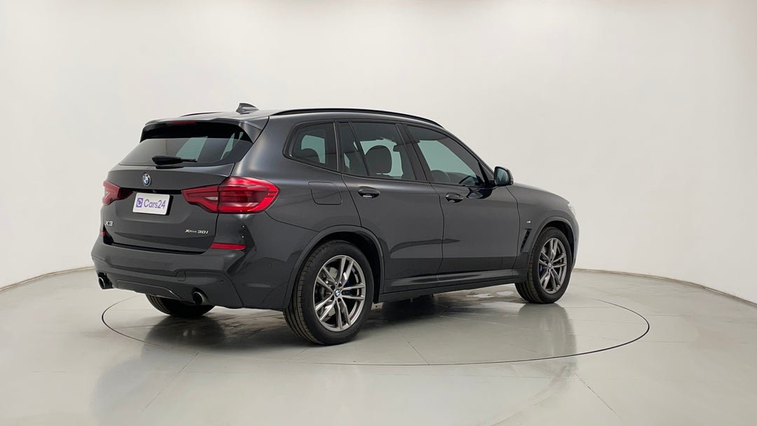 Right Back Diagonal (45- Degree) View