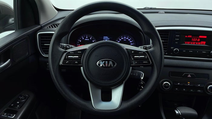 KIA SPORTAGE-Steering Wheel Close-up