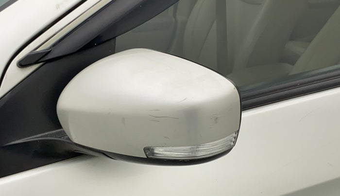 2016 Maruti Ciaz ZXI AMT, Petrol, Automatic, 96,614 km, Left rear-view mirror - Mirror motor not working