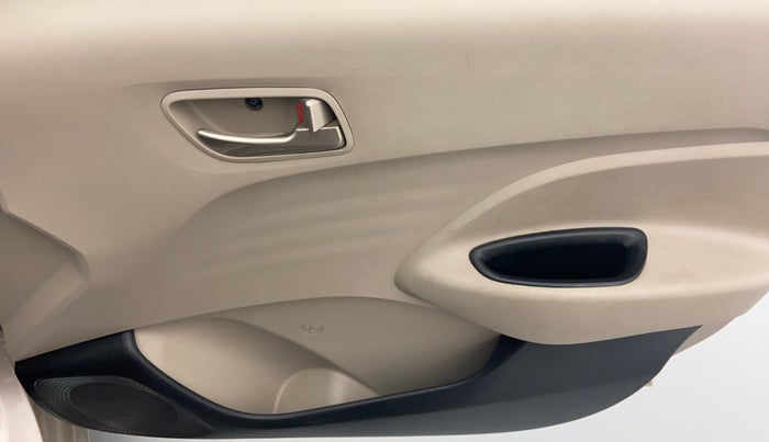 2019 Hyundai NEW SANTRO 1.1 SPORTS AMT, Petrol, Automatic, 24,806 km, Driver Side Door Panels Controls