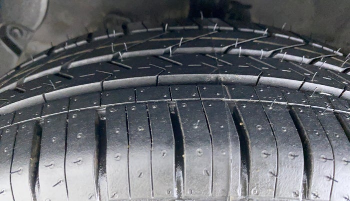 2015 Hyundai Grand i10 ASTA 1.1 CRDI, Diesel, Manual, 90,706 km, Left Front Tyre Tread