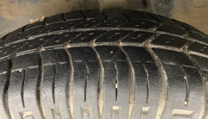 2016 Maruti Alto 800 LXI, Petrol, Manual, 63,569 km, Left Front Tyre Tread