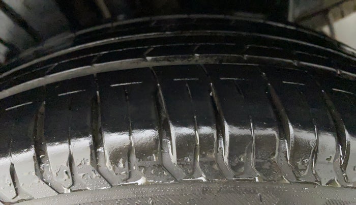 2021 Maruti Ertiga VXI CNG, CNG, Manual, 7,753 km, Left Front Tyre Tread
