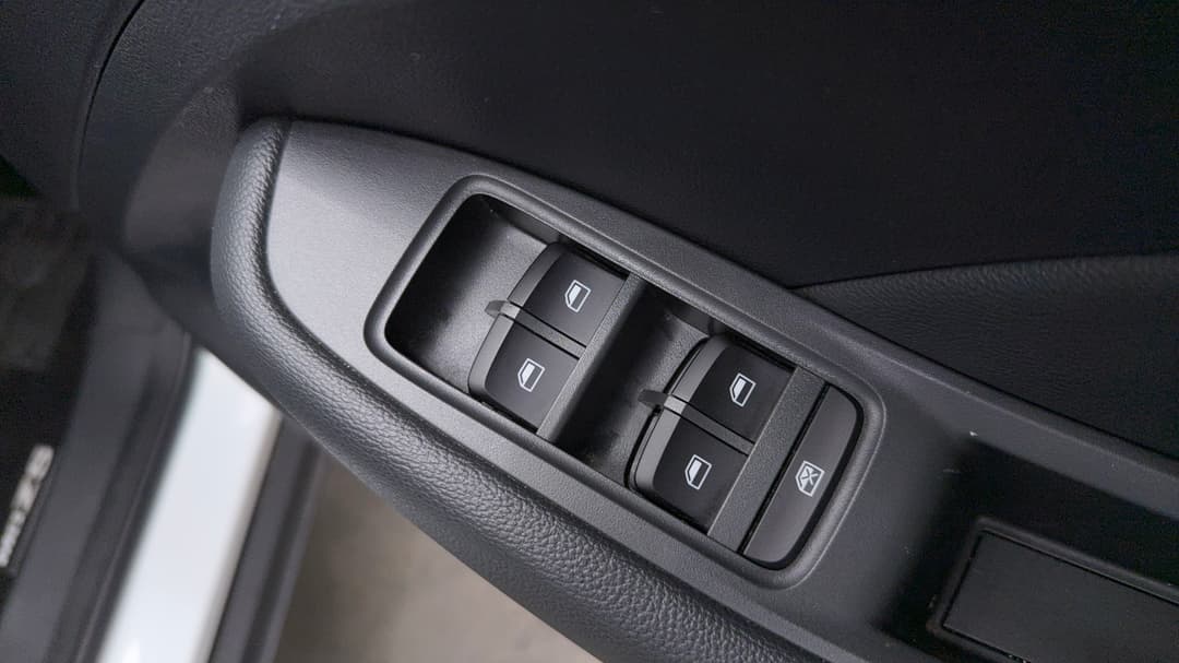 2022 MG ZS Excite, Automatic, 52511 km, Drivers Side Door Panel Controls