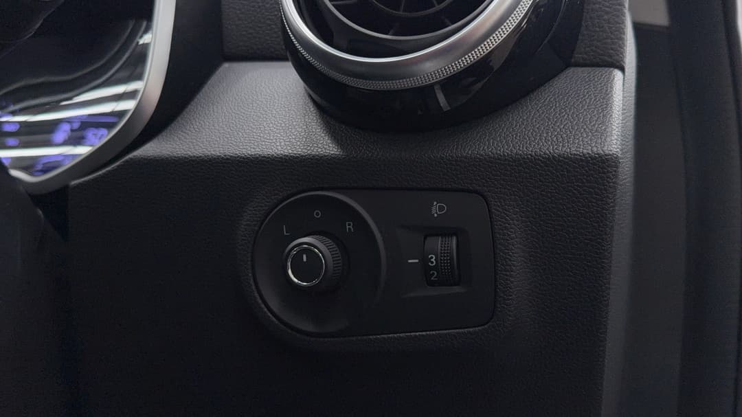 2022 MG ZS Excite, Automatic, 52511 km, Utility Switches/Buttons
