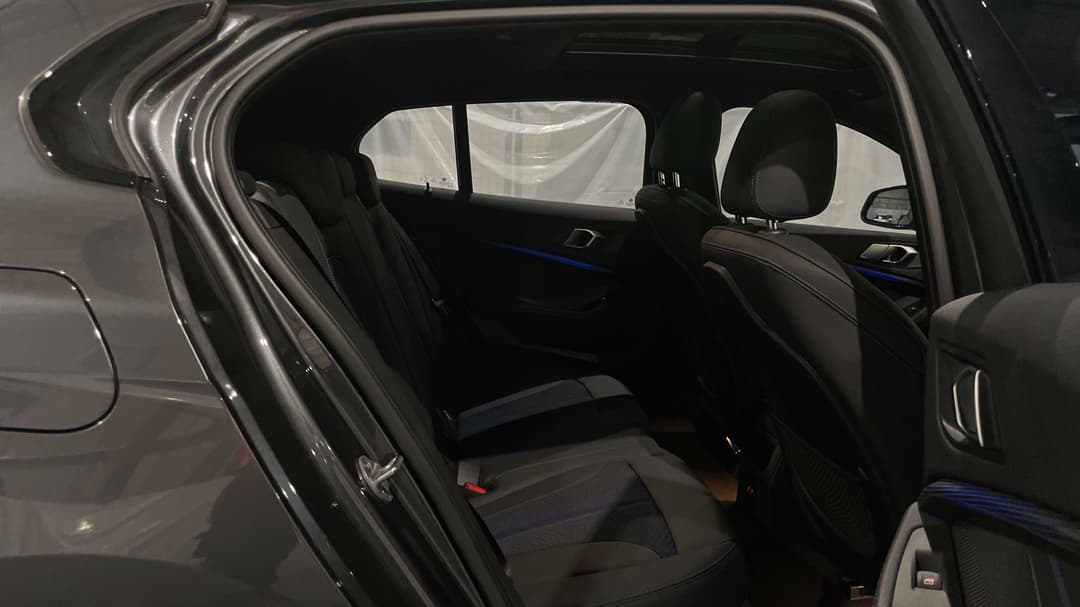 2020 BMW 1 18i M Sport, Automatic, 28858 km, Right Side Rear Door Cabin View