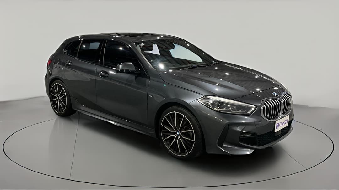 2020 BMW 1 18i M Sport, Automatic, 28858 km, Right Front Diagonal (45- Degree) View