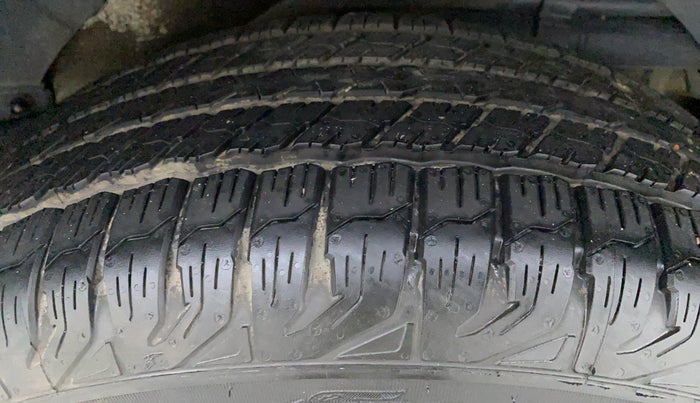 2018 Mahindra XUV500 W9, Diesel, Manual, 46,467 km, Left Rear Tyre Tread