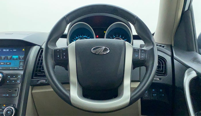 2018 Mahindra XUV500 W9, Diesel, Manual, 46,467 km, Steering Wheel Close Up