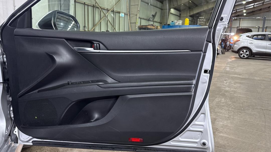 2023 Toyota Camry Ascent Hybrid, Automatic, 22344 km, Speaker View