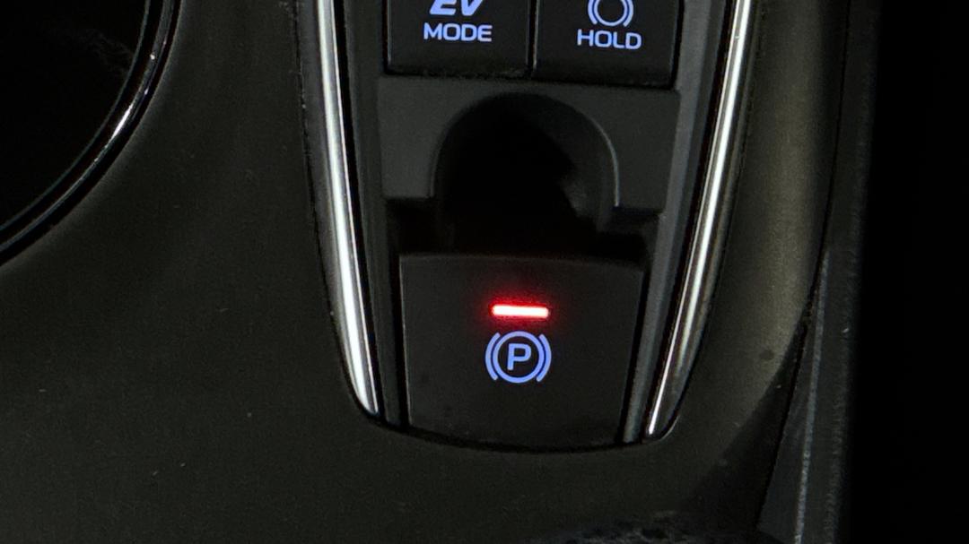 2023 Toyota Camry Ascent Hybrid, Automatic, 22344 km, Handbrake