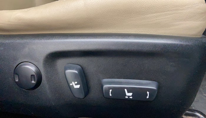 2014 Toyota Corolla Altis VL AT, Petrol, Automatic, 60,686 km, Driver Side Adjustment Panel