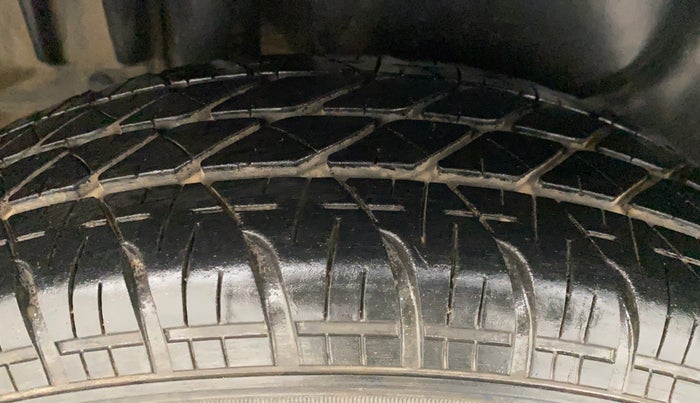 2014 Maruti Swift Dzire VDI, Diesel, Manual, 74,977 km, Right Rear Tyre Tread
