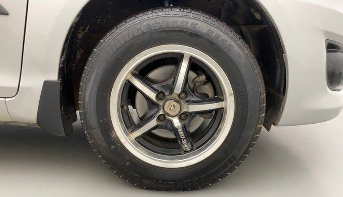 2014 Maruti Swift Dzire VDI, Diesel, Manual, 74,977 km, Right Front Wheel