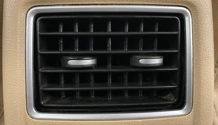 2017 Volkswagen Ameo HIGHLINE 1.5, Diesel, Manual, 29,050 km, Rear AC Vents