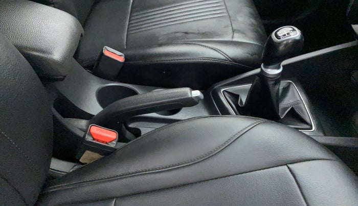 2018 Hyundai Elite i20 ASTA 1.2, Petrol, Manual, 36,479 km, Gear Lever