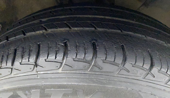 2018 Hyundai Elite i20 ASTA 1.2, Petrol, Manual, 36,479 km, Right Front Tyre Tread