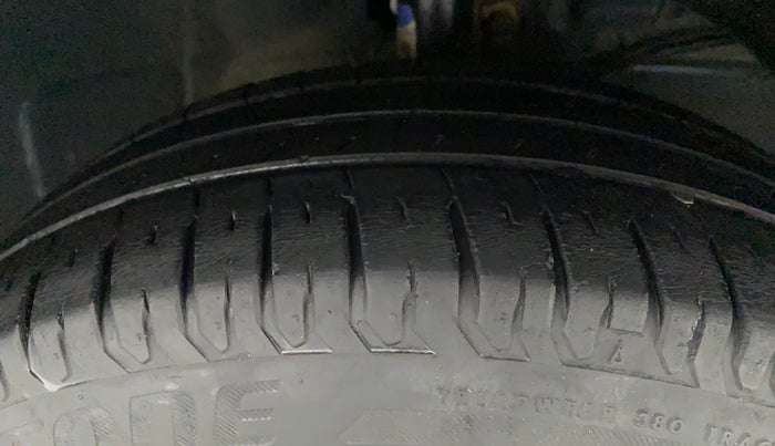 2019 Maruti XL6 ALPHA AT, Petrol, Automatic, 35,877 km, Right Front Tyre Tread