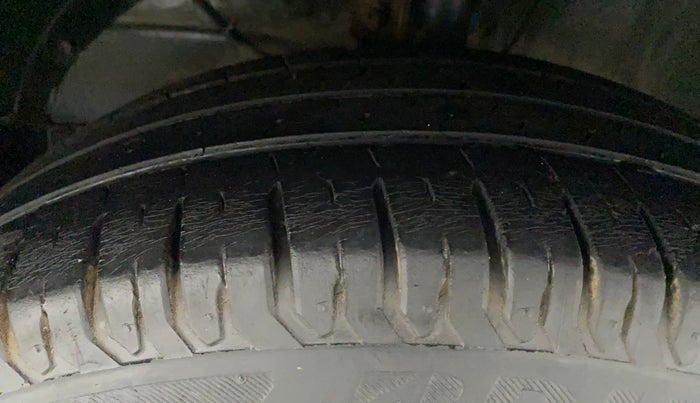 2019 Maruti XL6 ALPHA AT, Petrol, Automatic, 35,877 km, Left Front Tyre Tread