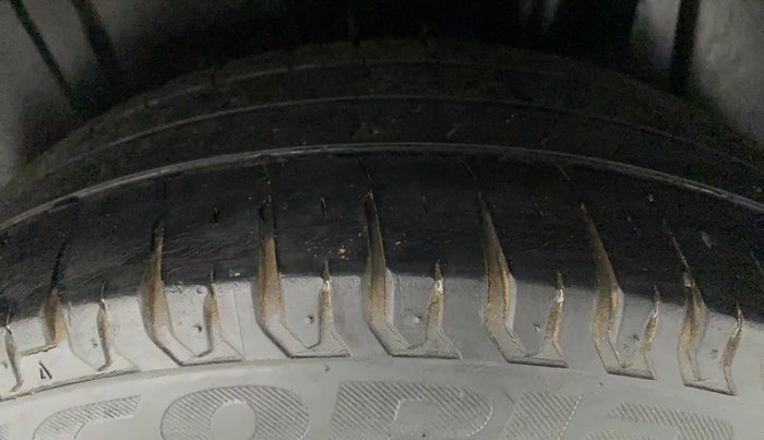 2019 Maruti XL6 ALPHA AT, Petrol, Automatic, 35,877 km, Left Rear Tyre Tread