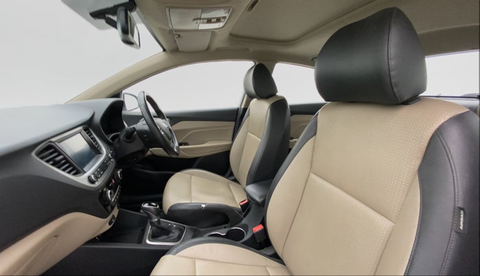 2017 Hyundai Verna 1.6 VTVT SX (O) AT, CNG, Automatic, 37,195 km, Right Side Front Door Cabin