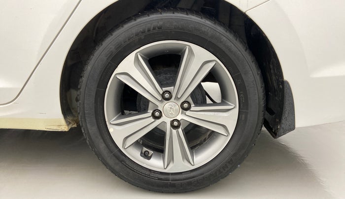 2017 Hyundai Verna 1.6 VTVT SX (O) AT, CNG, Automatic, 37,195 km, Left Rear Wheel