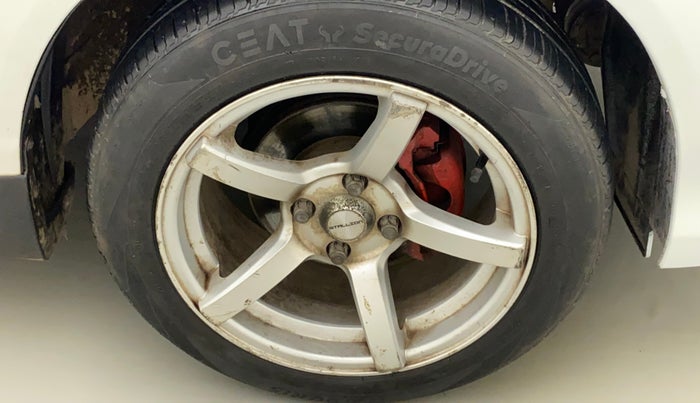 2017 Honda Brio S MT, Petrol, Manual, 62,089 km, Right front tyre - Minor scratches