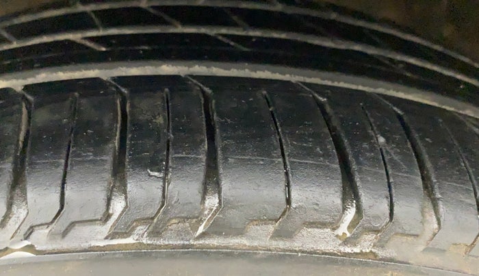 2017 Honda Brio S MT, Petrol, Manual, 62,089 km, Left Rear Tyre Tread