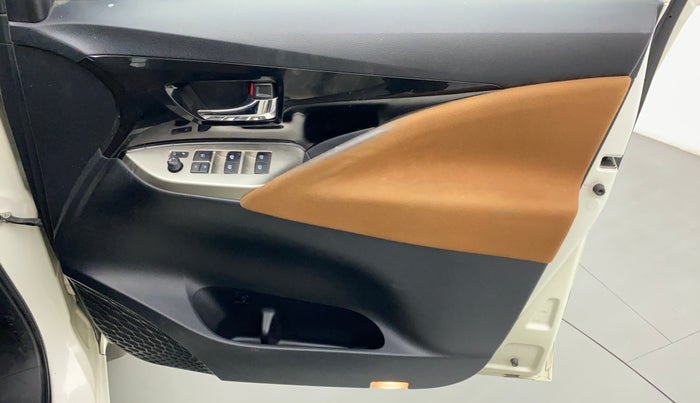 2018 Toyota Innova Crysta 2.7 ZX AT 7 STR, Petrol, Automatic, 28,551 km, Driver Side Door Panels Control