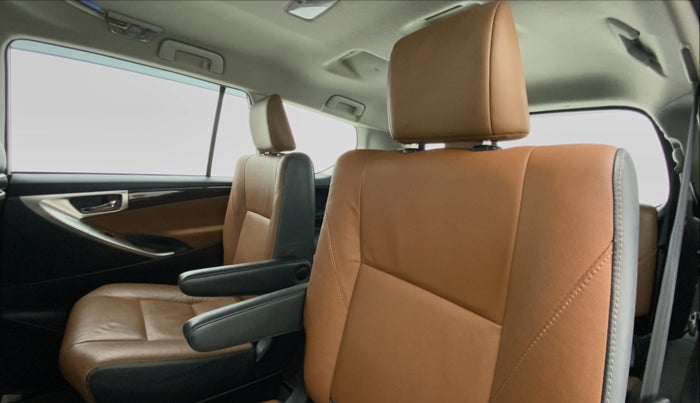 2018 Toyota Innova Crysta 2.7 ZX AT 7 STR, Petrol, Automatic, 28,551 km, Right Side Rear Door Cabin