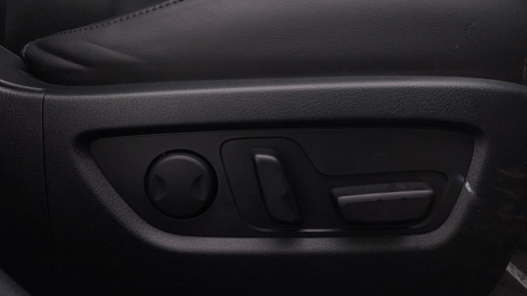 2023 Mazda CX-30 G20 Astina (fwd), Automatic, 1368 km, Drivers Side Adjustment Panel