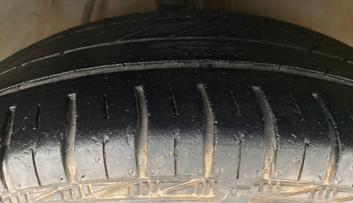 2014 Hyundai i10 SPORTZ 1.1 IRDE2, Petrol, Manual, 89,433 km, Right Front Tyre Tread