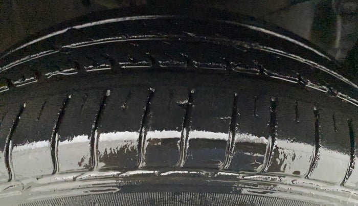 2015 Honda Brio S MT, Petrol, Manual, 47,421 km, Right Front Tyre Tread