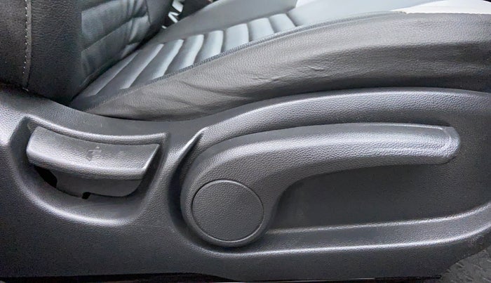 2014 Hyundai Elite i20 ASTA 1.2, Petrol, Manual, 43,096 km, Driver Side Adjustment Panel