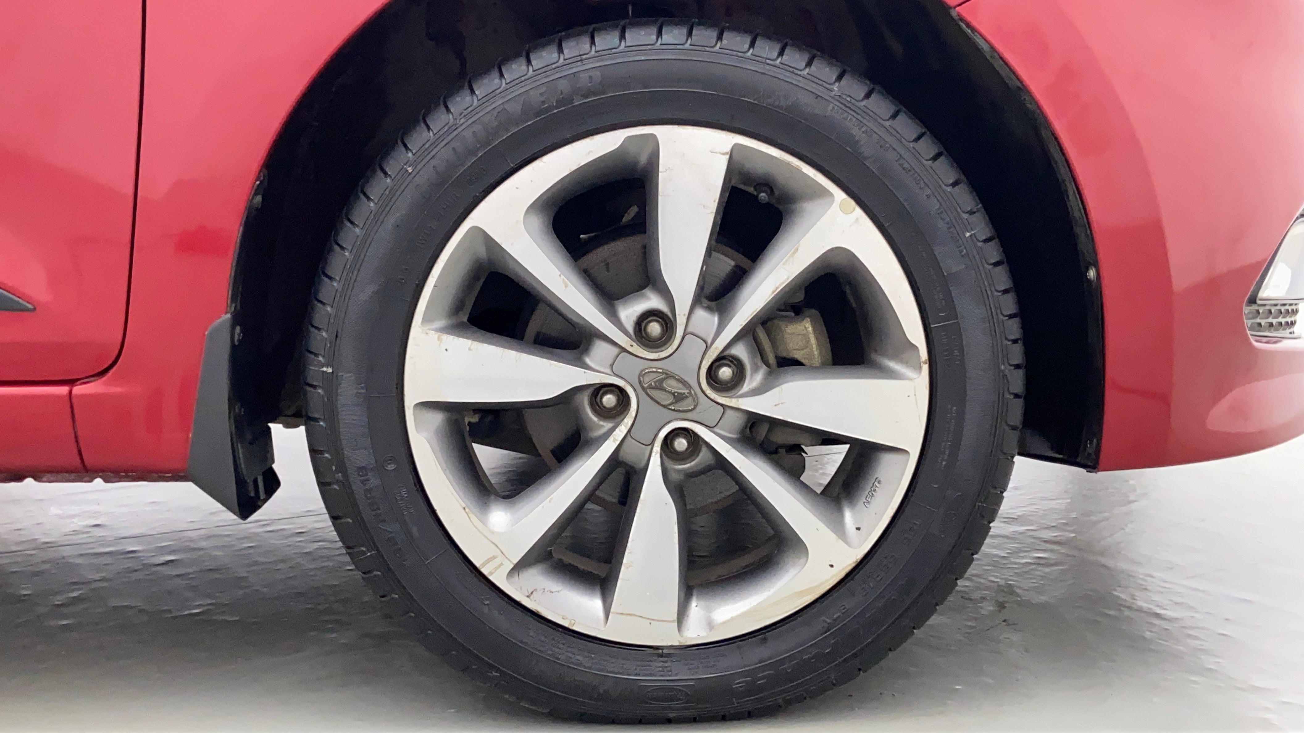 2014 Hyundai Elite i20 ASTA 1.2, Petrol, Manual, 43,096 km, Right Front Tyre