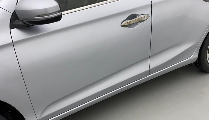 2019 Honda Amaze 1.2L I-VTEC VX, Petrol, Manual, 73,649 km, Front passenger door - Slight discoloration