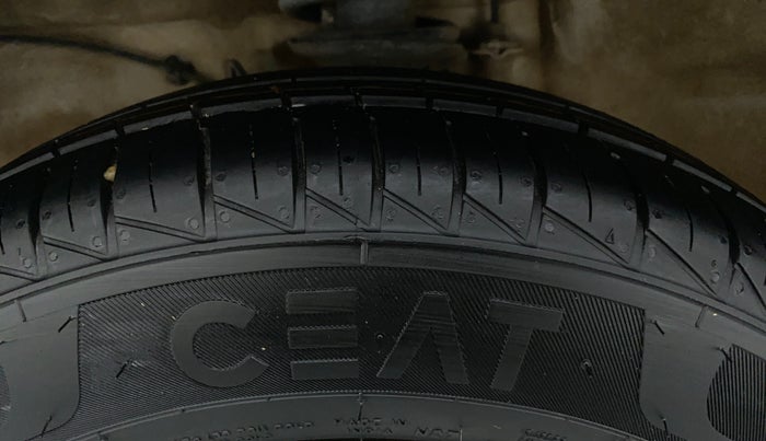 2019 Maruti Alto LXI, Petrol, Manual, 37,694 km, Left Front Tyre Tread