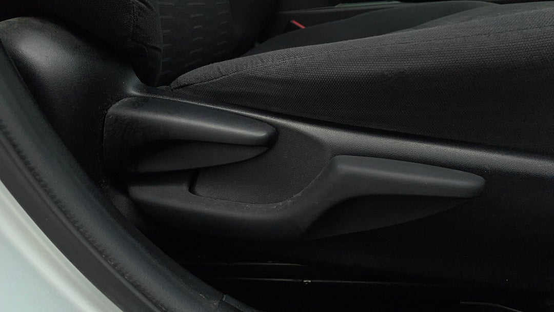 2016 Toyota Camry Altise, Automatic, 92671 km, Drivers Side Adjustment Panel