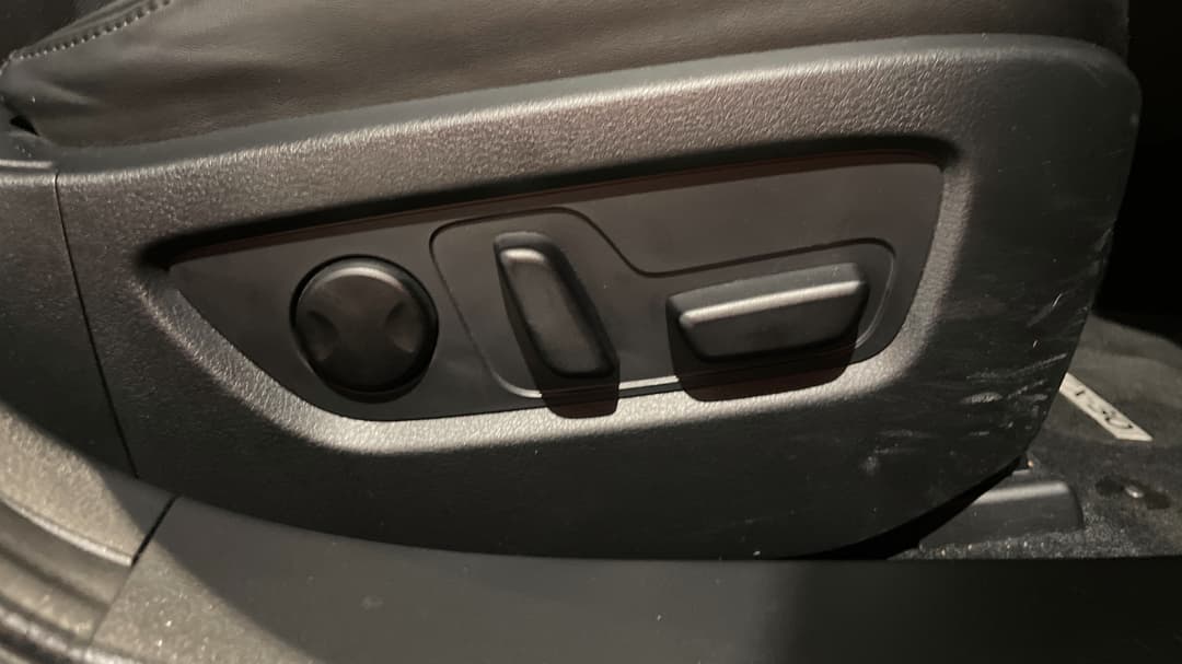 2021 Mazda CX-30 G25 Touring (FWD), Automatic, 36445 km, Drivers Side Adjustment Panel