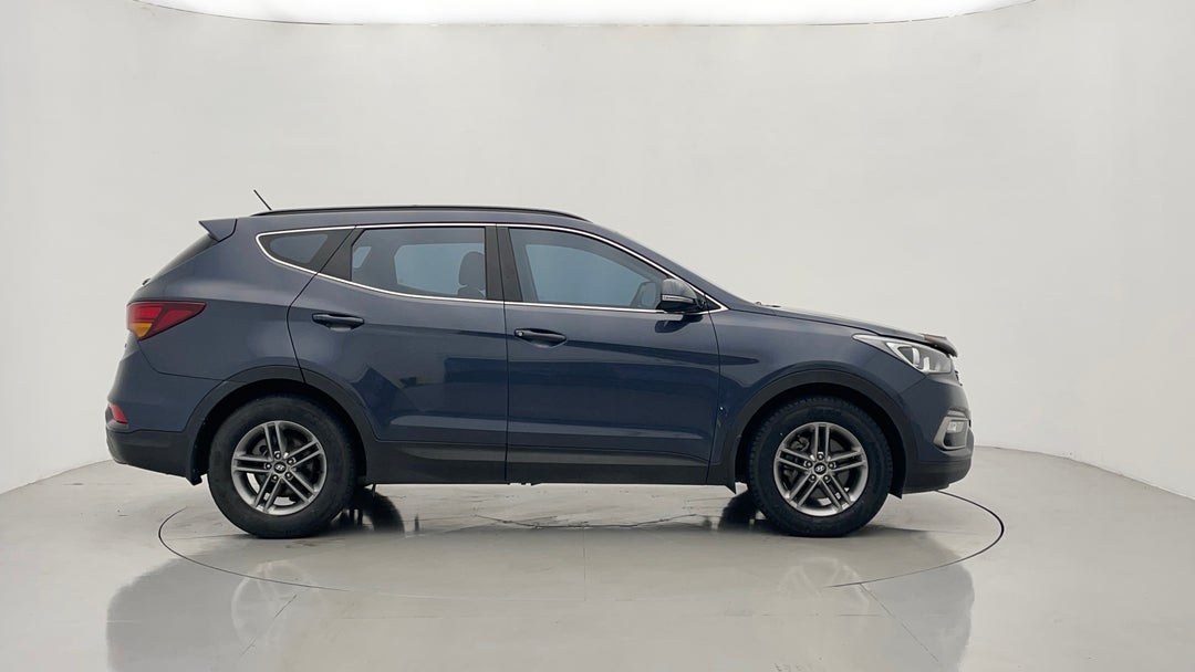 2016 Hyundai Santa Fe Active Crdi (4x4), Automatic, 141167 km, Right Side View