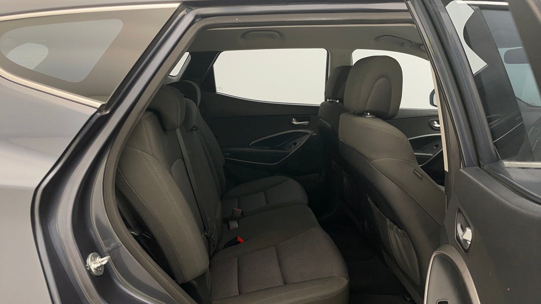 2016 Hyundai Santa Fe Active Crdi (4x4), Automatic, 141167 km, Right Side Rear Door Cabin View