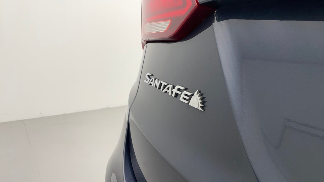 2016 Hyundai Santa Fe Active Crdi (4x4), Automatic, 141167 km, Badge (Boot Left Side)