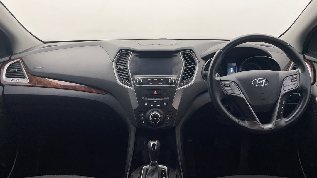 2016 Hyundai Santa Fe Active Crdi (4x4), Automatic, 141167 km, Dashboard View