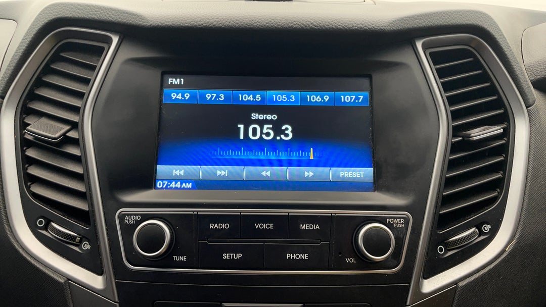 2016 Hyundai Santa Fe Active Crdi (4x4), Automatic, 141167 km, Infotainment System